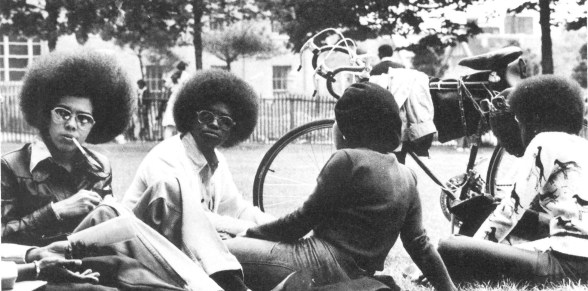 [BCC Student, 1976, S11_A_Students_outside_1976], Archives, Bronx Community College, City University of New York.